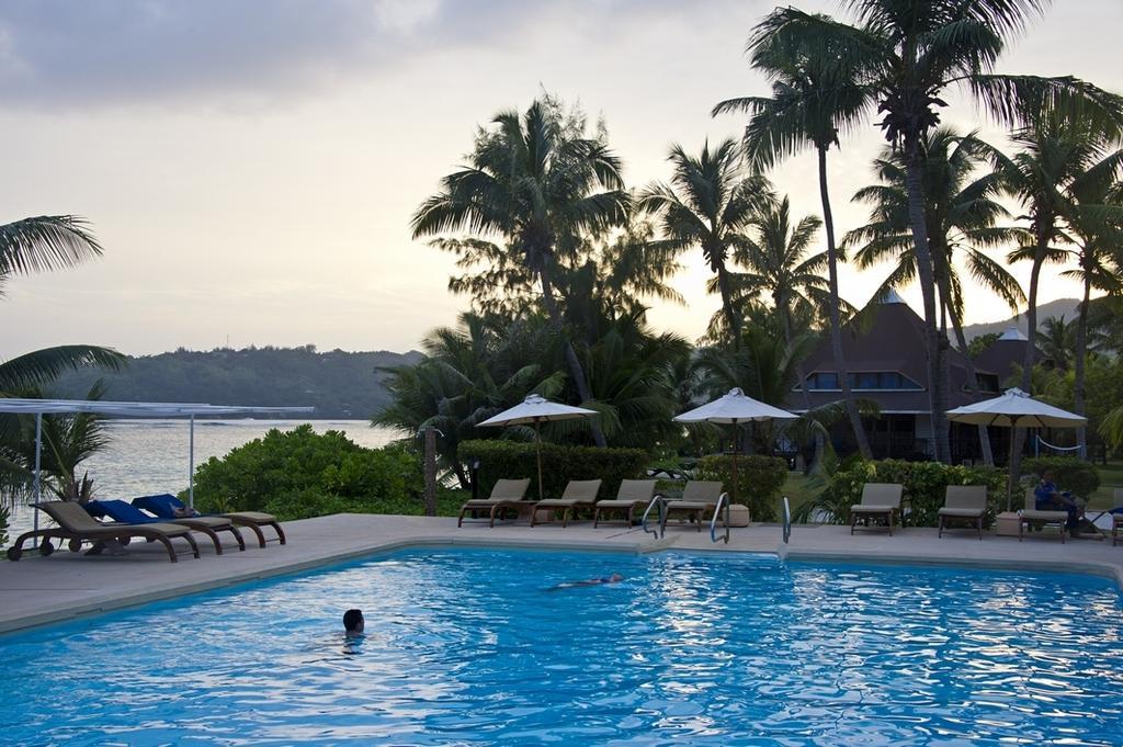 New Emerald Cove Hotel Baie Sainte Anne Exterior foto