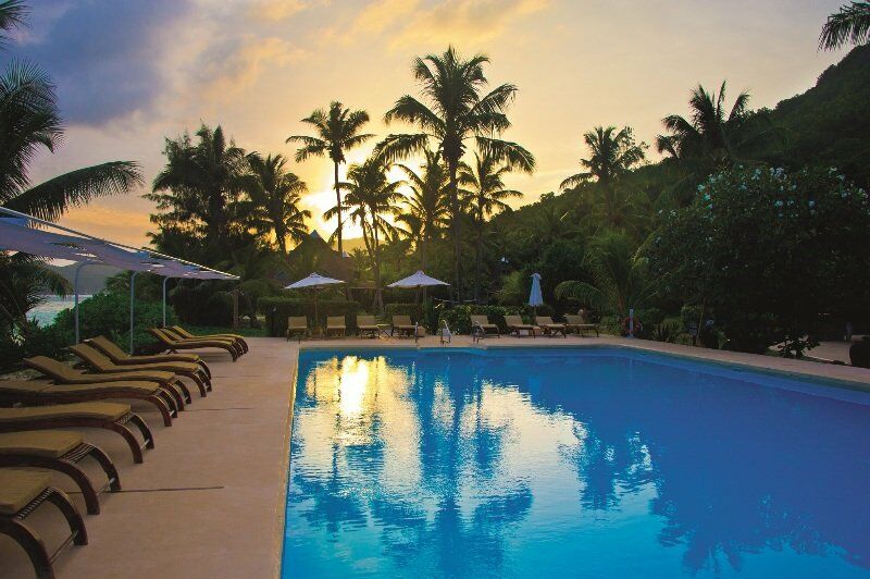 New Emerald Cove Hotel Baie Sainte Anne Exterior foto
